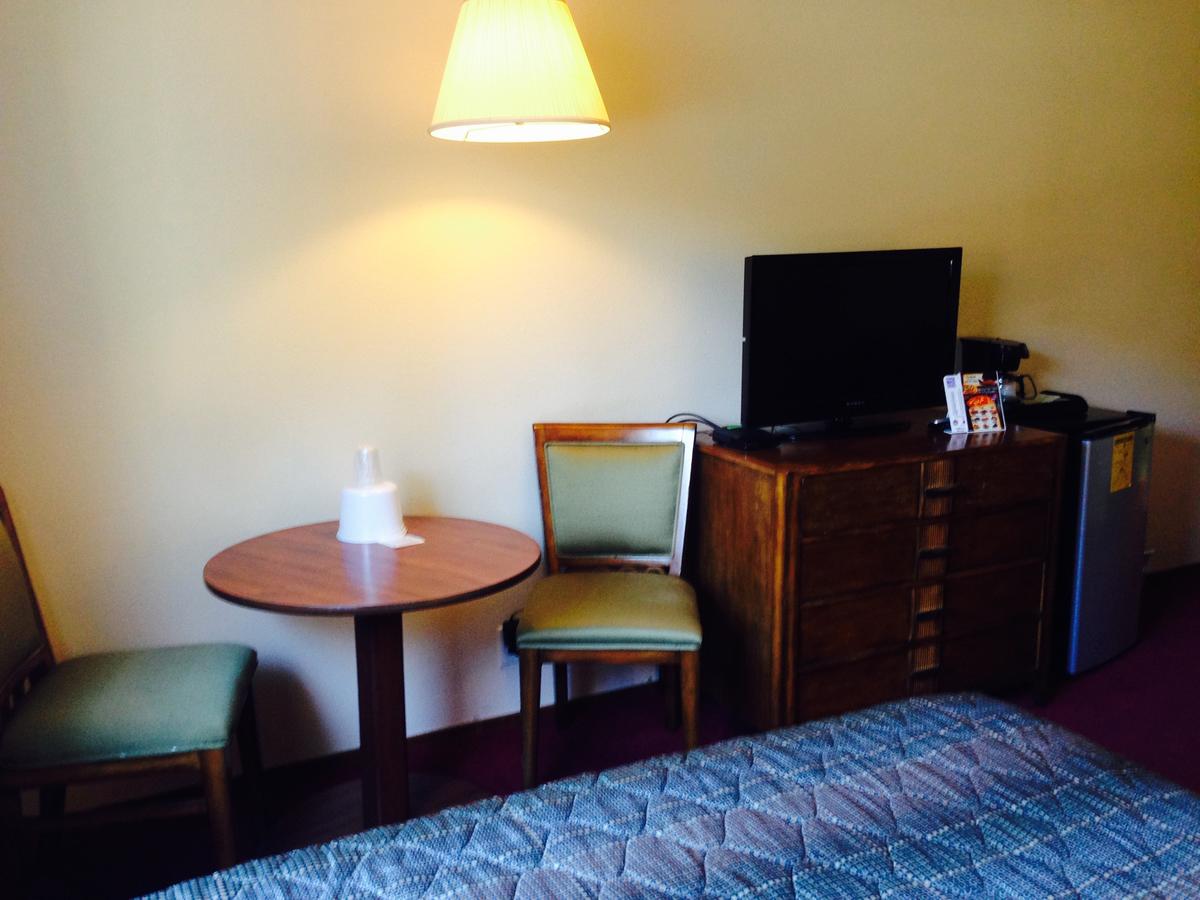 Bay City Motor Inn - thumb 24