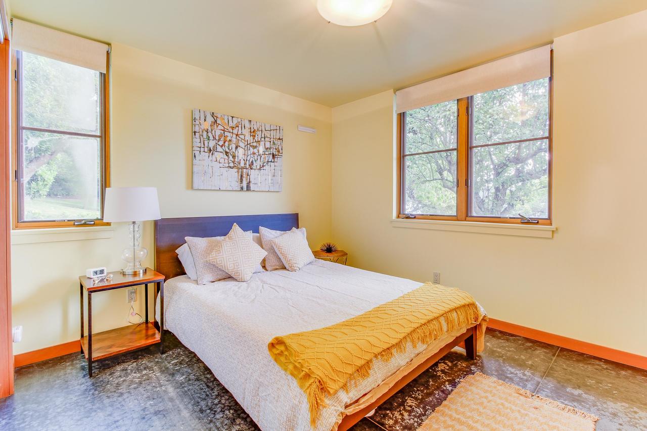 Driftwood Retreat - thumb 33