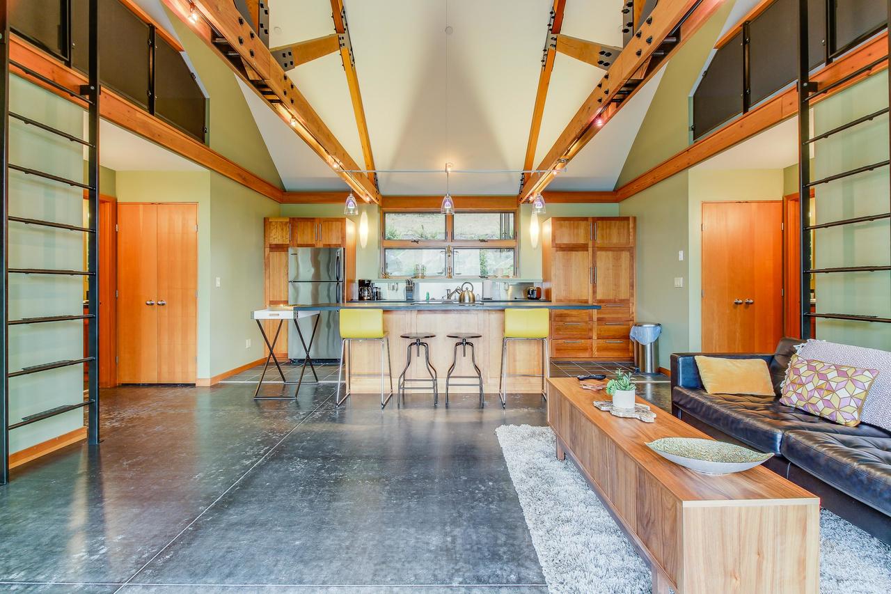 Driftwood Retreat - thumb 13