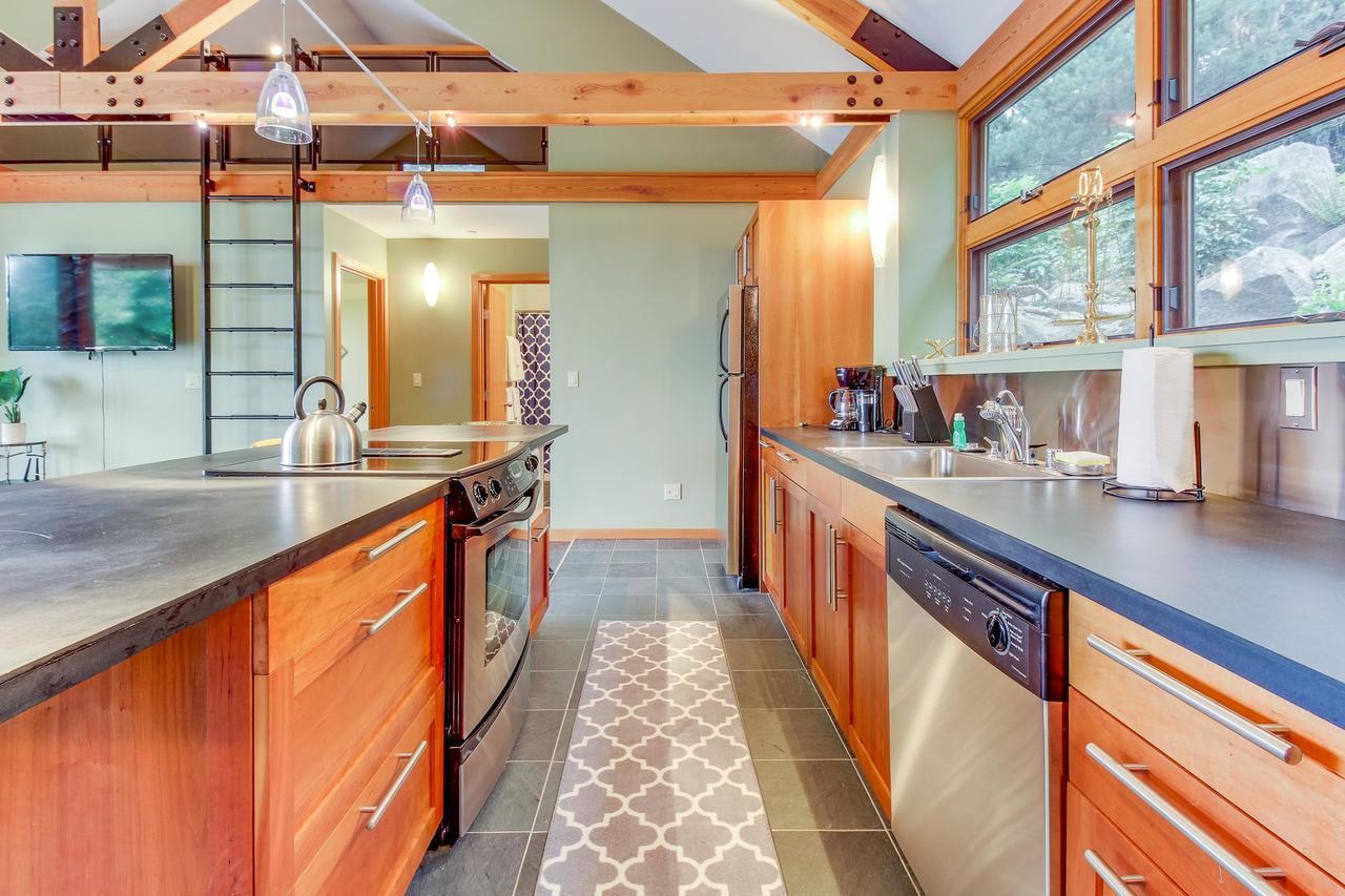 Driftwood Retreat - thumb 31