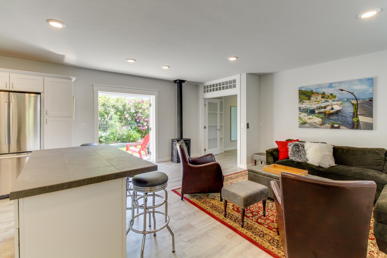 Cultural Cottage In Old Town Anacortes - thumb 2