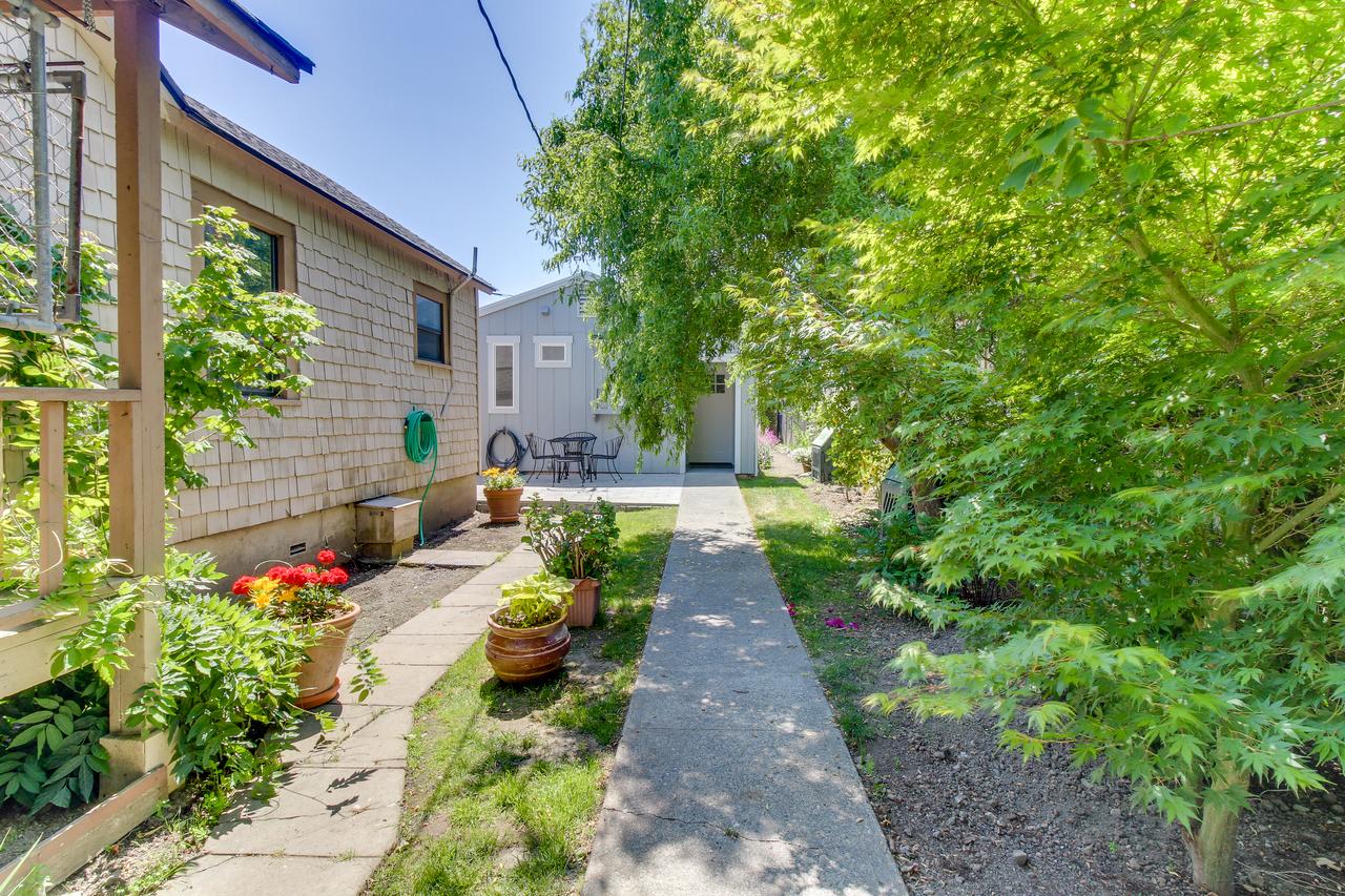 Cultural Cottage In Old Town Anacortes - thumb 29