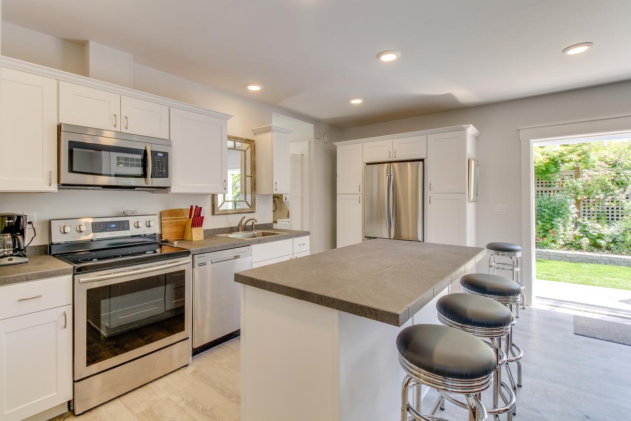 Cultural Cottage In Old Town Anacortes - thumb 3