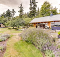 Fidalgo Island Waterfront Stunner - Accommodation Alabama