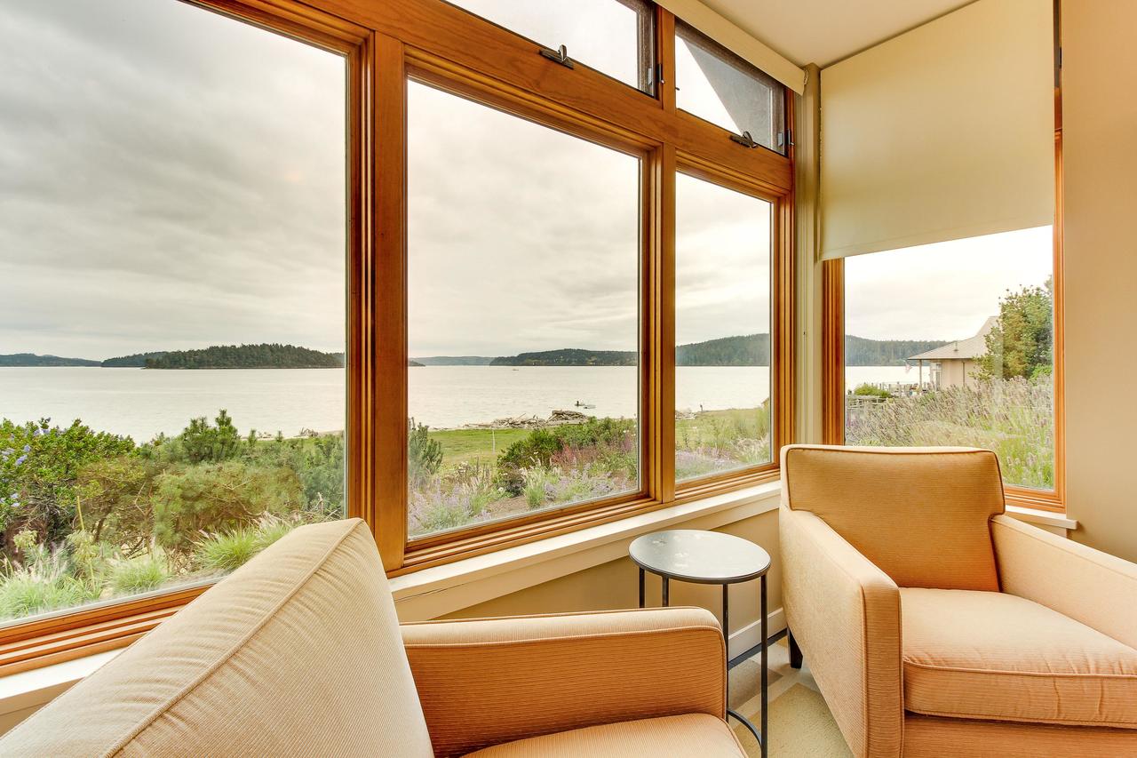 Fidalgo Island Waterfront Stunner - thumb 26