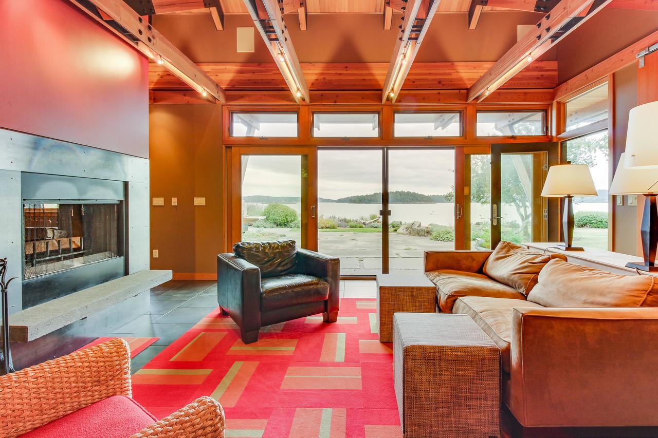 Fidalgo Island Waterfront Stunner - thumb 20