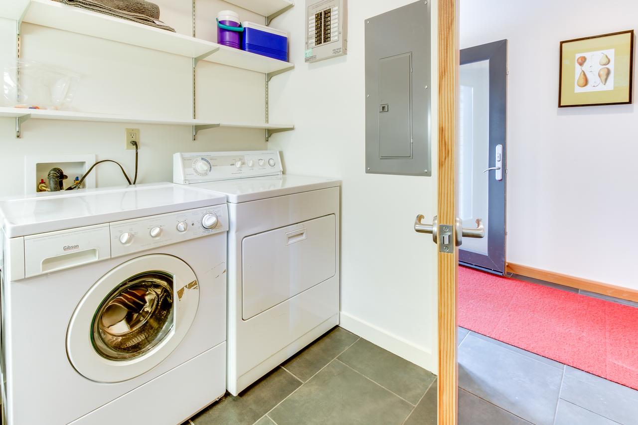 Fidalgo Island Waterfront Stunner - thumb 37