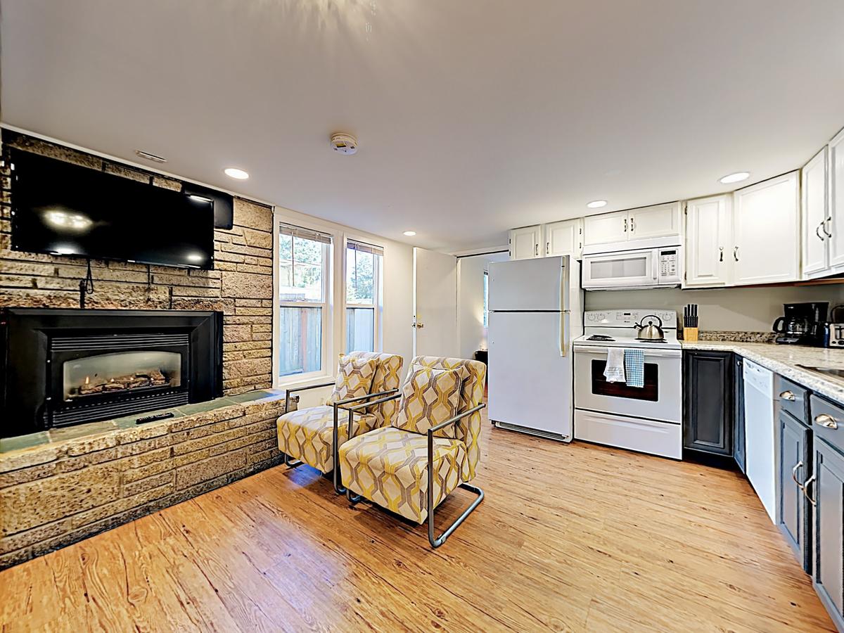 Shoreline Apartment - thumb 6