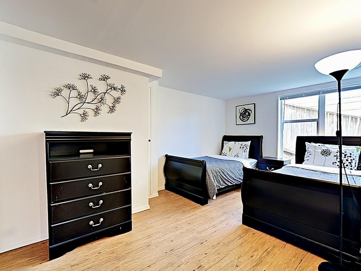 Shoreline Apartment - thumb 3