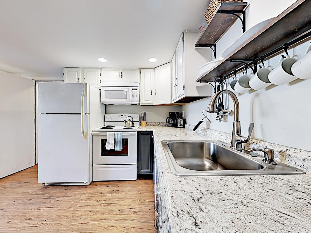 Shoreline Apartment - thumb 10