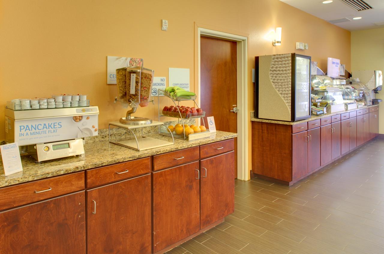 Holiday Inn Express & Suites Cross Lanes - thumb 7