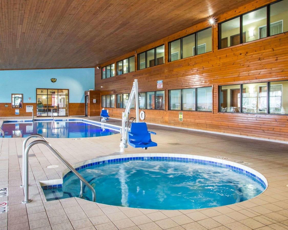 Econo Lodge Inn & Suites Green Bay - thumb 23