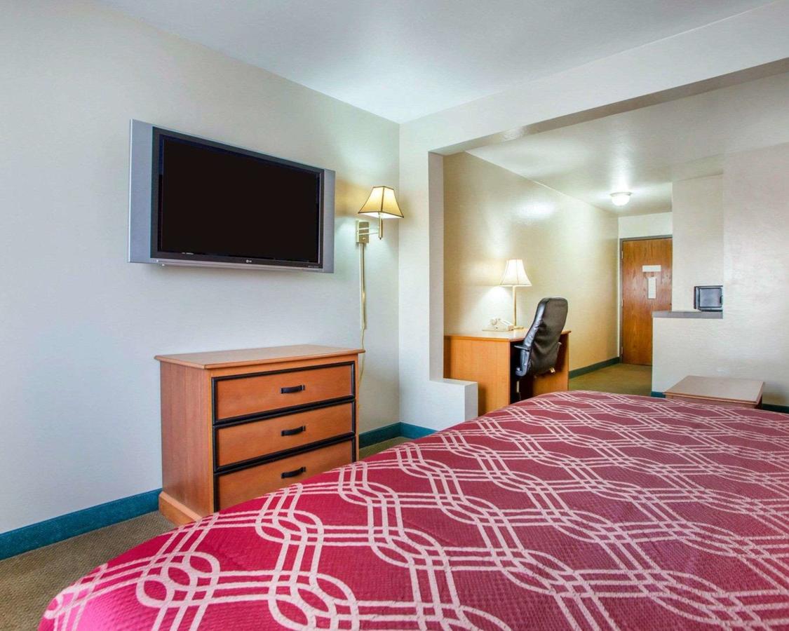 Econo Lodge Inn & Suites Green Bay - thumb 6