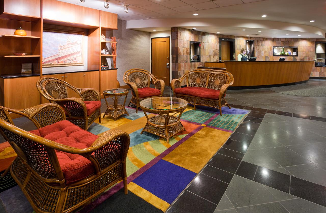 Radisson Hotel Milwaukee West - thumb 7