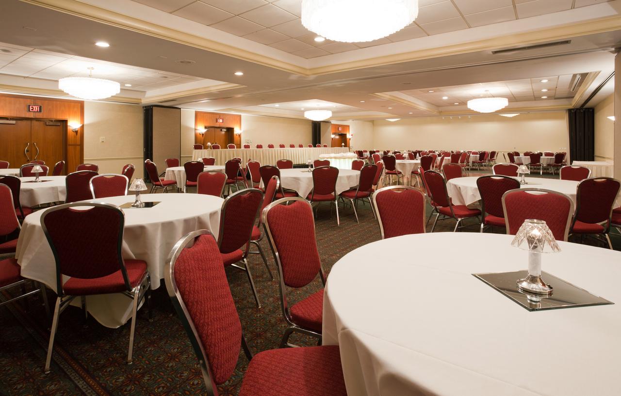 Radisson Hotel Milwaukee West - thumb 12