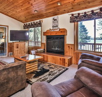 Lost Lake Getaway Cabin with Level Lot and Sand Beach - Accommodation Alabama