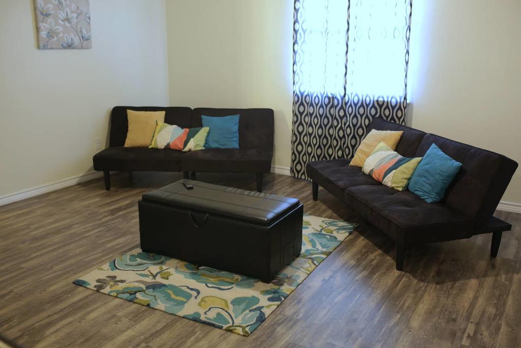 Comfortable Stay Five Minutes Away!!! - thumb 3