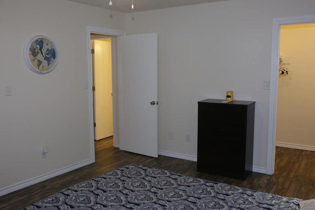 Comfortable Stay Five Minutes Away!!! - thumb 1