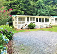 Streams  Dreams in the HEART of The Great Smoky Mountains Sylva NC Sleeps 7Take in the smell of nature while relaxing by th - Accommodation Alabama