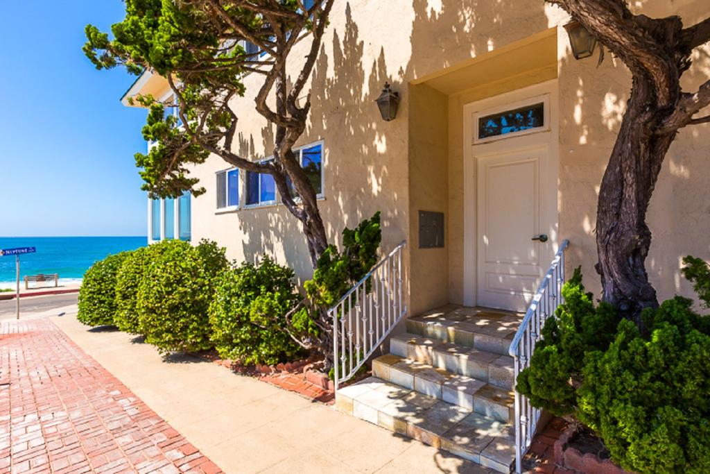 212ROS - Beachfront Bliss IV One-Bedroom Apartment - thumb 0