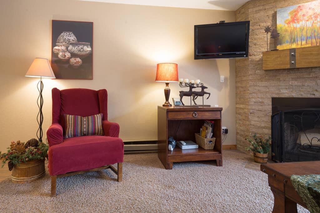 213 1br Snowcrest Condo Walk 2 Lift - thumb 2