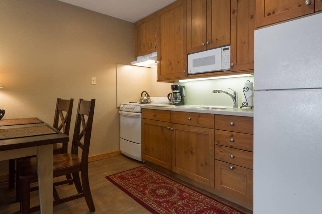 213 1br Snowcrest Condo Walk 2 Lift - thumb 3