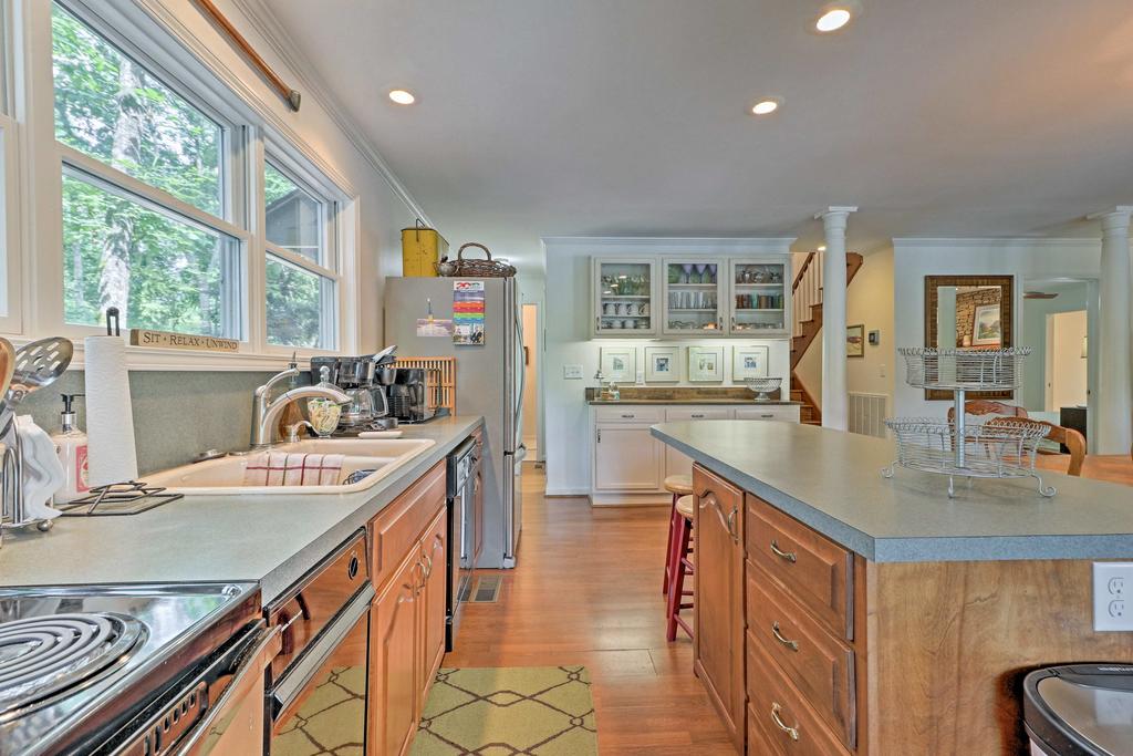 'Arcade Cove' - Lake Martin Home With Private Dock! - thumb 3