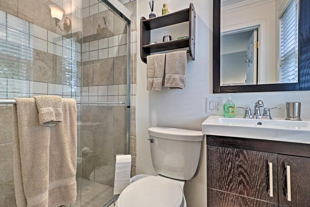 'Arcade Cove' - Lake Martin Home With Private Dock! - thumb 2