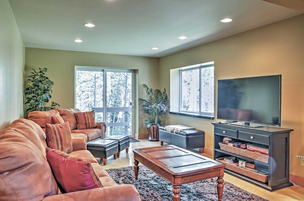 'Finley's Place' South Lake Tahoe Home Near Shore! - thumb 1