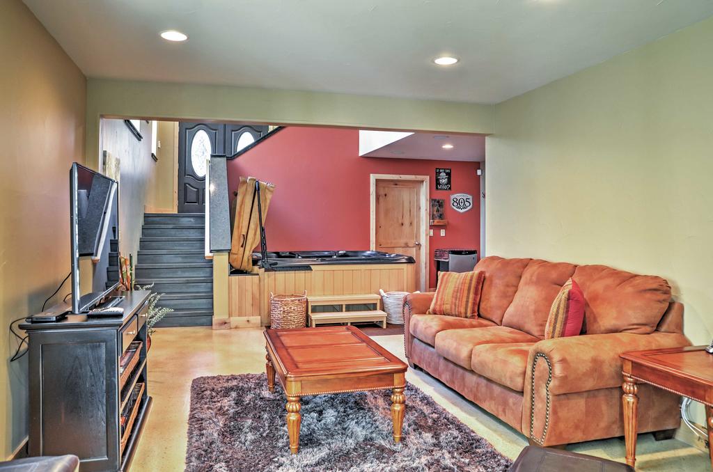 'Finley's Place' South Lake Tahoe Home Near Shore! - thumb 2