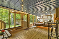 'Fox Hollow' Beautiful Black Mountain Apartment Accommodation Alabama