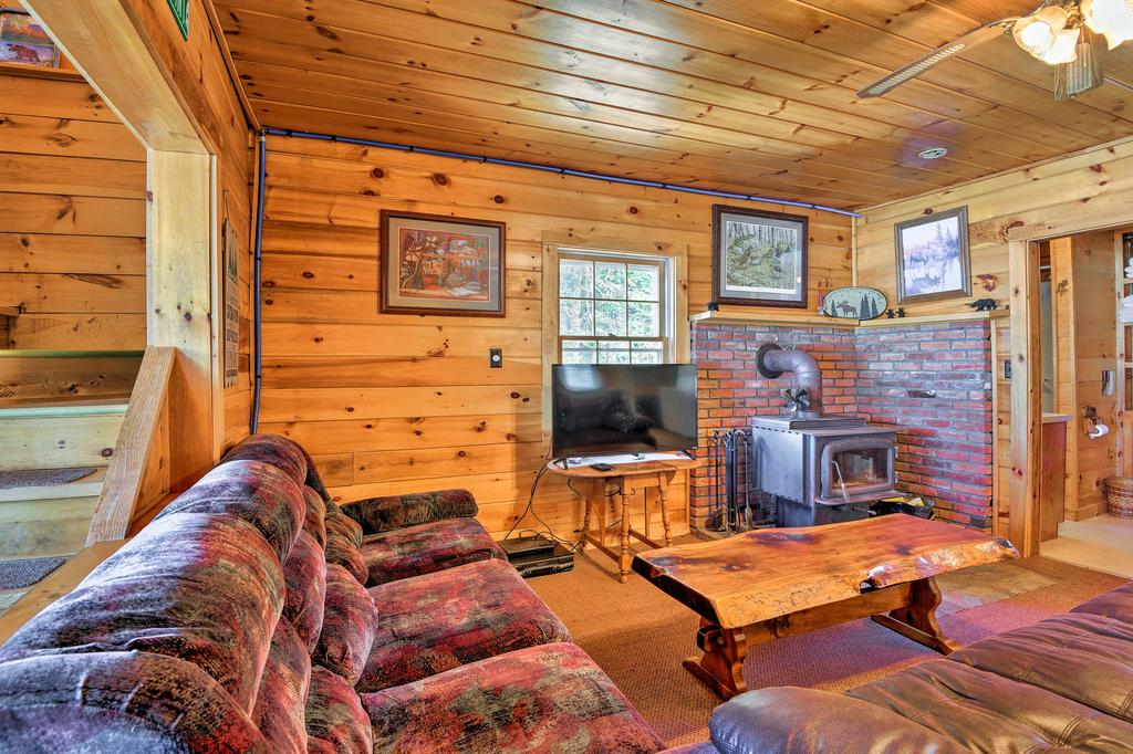 'Grouse Landing' Cozy Waterfront Home On Back Lake - thumb 2