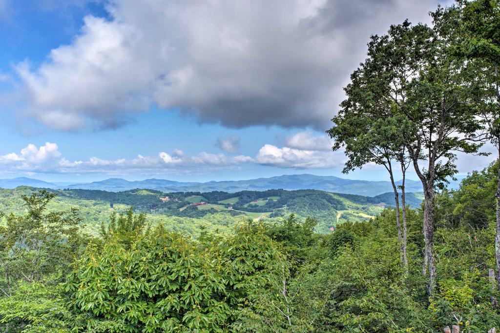 'House Of Views' In Beech Mountain With Hot Tub, Deck - thumb 3
