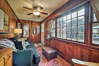 'Pen Park Cottage' with Deck 15 Mins to UVA Campus Accommodation Alabama