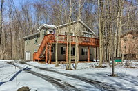 'Pocono Zen' - Arrowhead Lake Home - Walk to Pool Accommodation Alabama