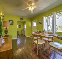 'Rockview House' - Clean  Cozy in DT Joshua Tree - Accommodation Alabama