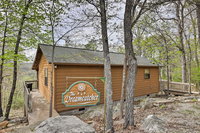 'The Dreamcatcher' Mountain View Cabin with Deck Accommodation Alabama