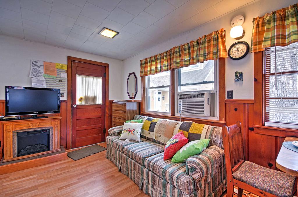 'The Far Out' Camdenton Cottage With Dock Access! - thumb 2