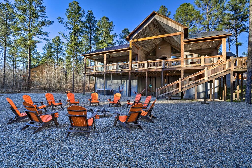 'Whiskey Creek' Retreat - Hot Tub, Grill & Games! - thumb 1