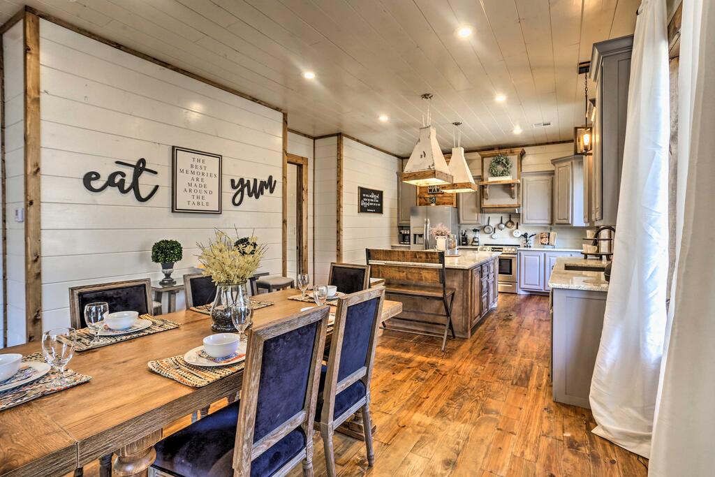 'Whiskey Creek' Retreat - Hot Tub, Grill & Games! - thumb 0