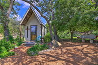 'White Chapel' Cozy Kerrville Cottage on 6 Acres Accommodation Alabama