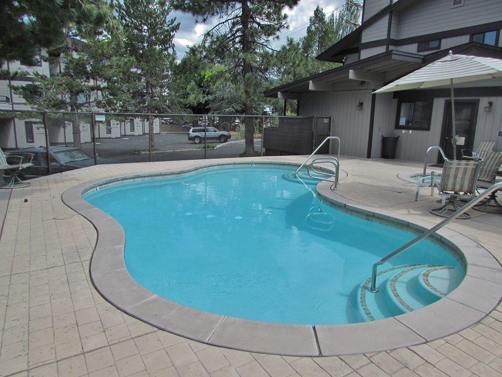 029 Lakefront Luxury Home - thumb 1