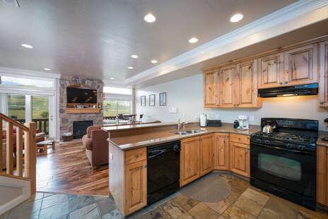 1 Bedroom Vacation Condo - Huntsville, Utah Lodging Near Snowbasin Resort - thumb 2