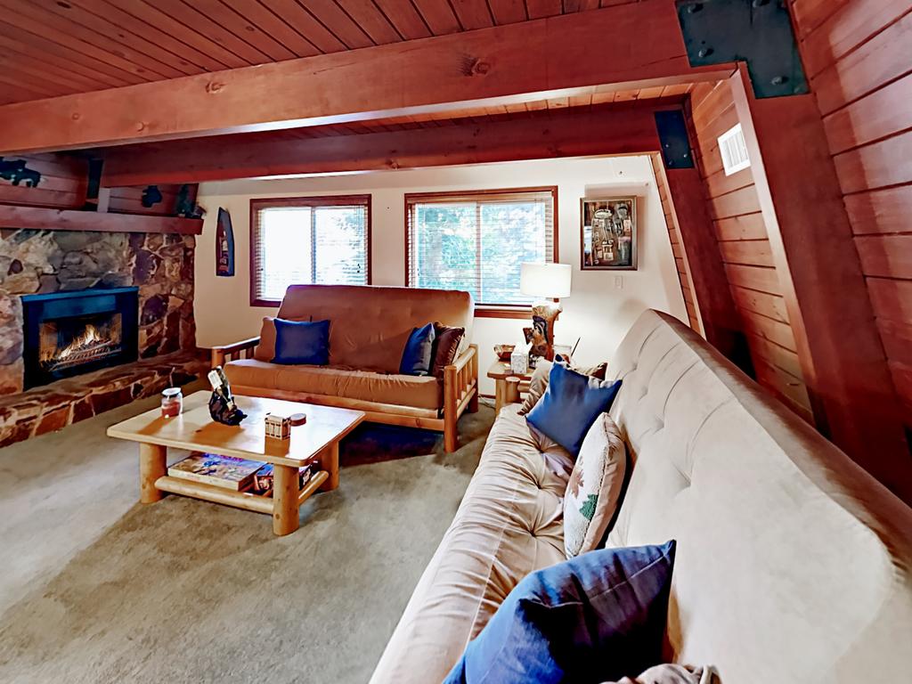 1027 Pine Mountain Drive Home - thumb 0