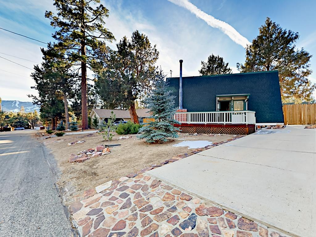 1027 Pine Mountain Drive Home - thumb 3