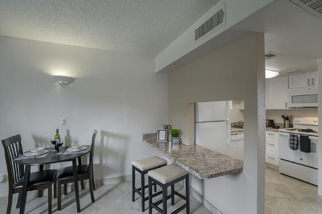 113 - Vacationers Dream! Private Ent - thumb 2