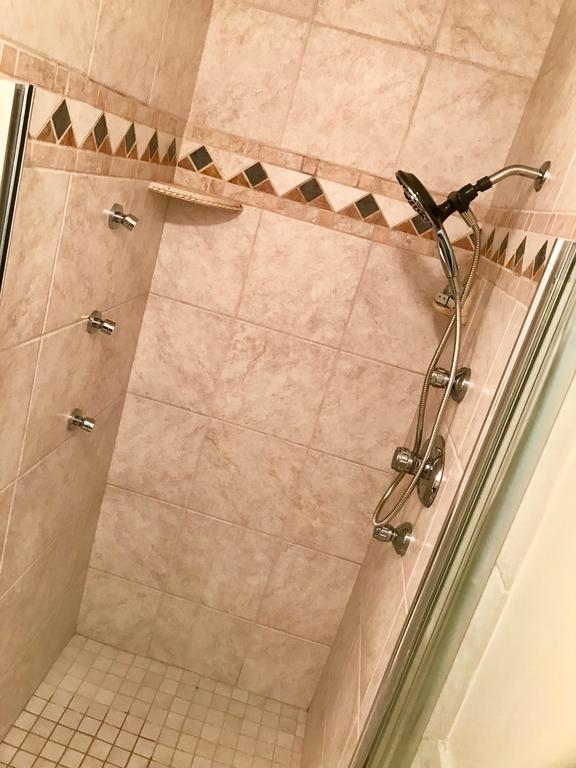 11640 Gothic Avenue - thumb 3