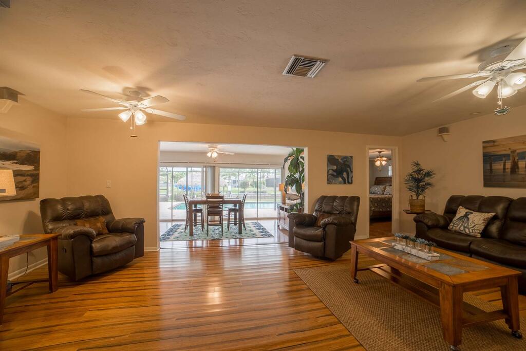 1453 Viking Ct - thumb 3