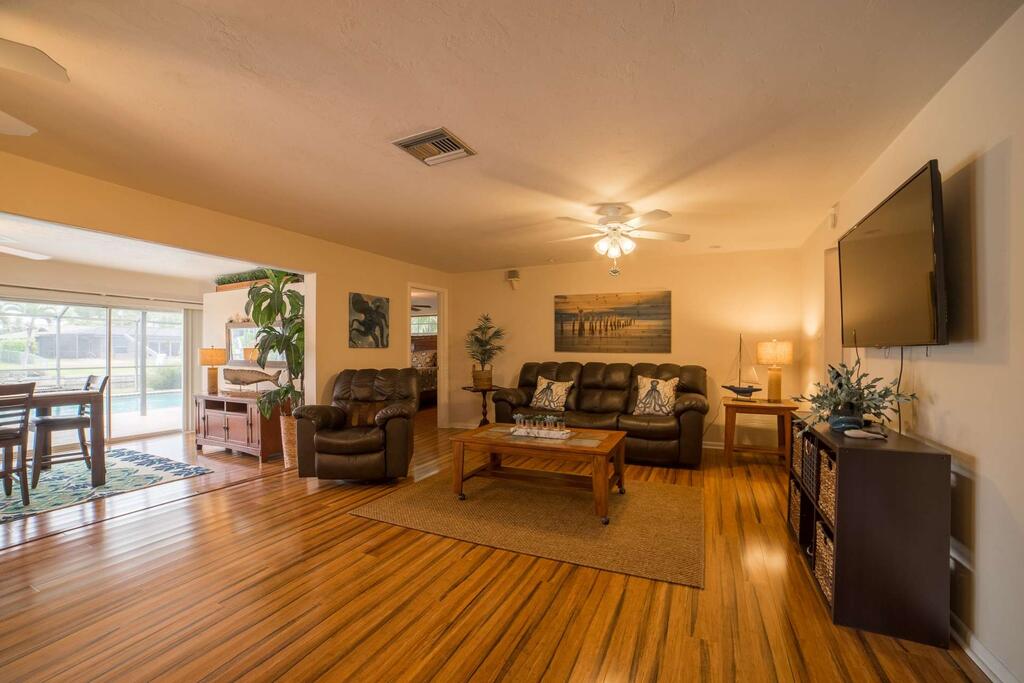 1453 Viking Ct - thumb 1