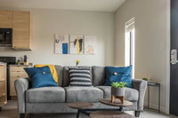 2 BR 1 BR and Studio Apt in Capitol View by Frontdesk Accommodation Alabama